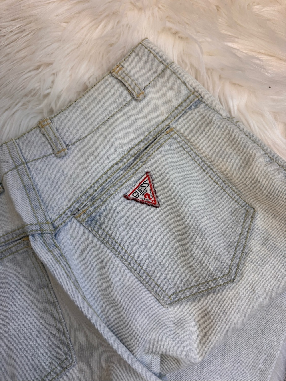 Y2K Guess High-Rise Light Wash Women’s Jeans vintage